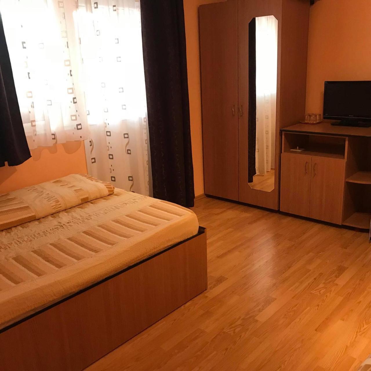 Pensiunea Colt De Rai Săcel Buitenkant foto