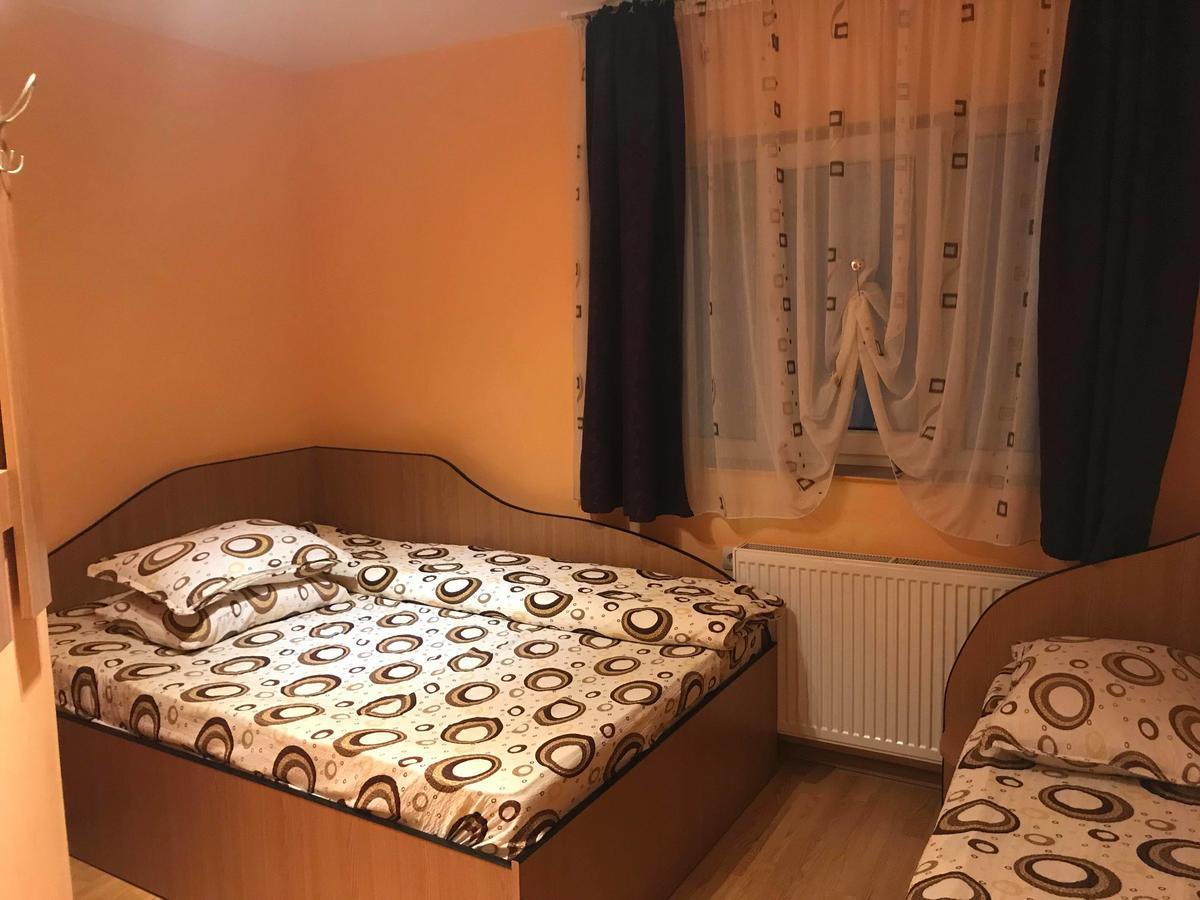 Pensiunea Colt De Rai Săcel Buitenkant foto